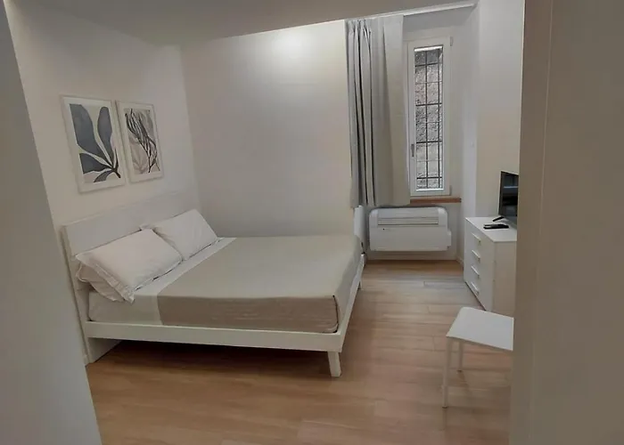 Noh Domus Metronia Apartment *
