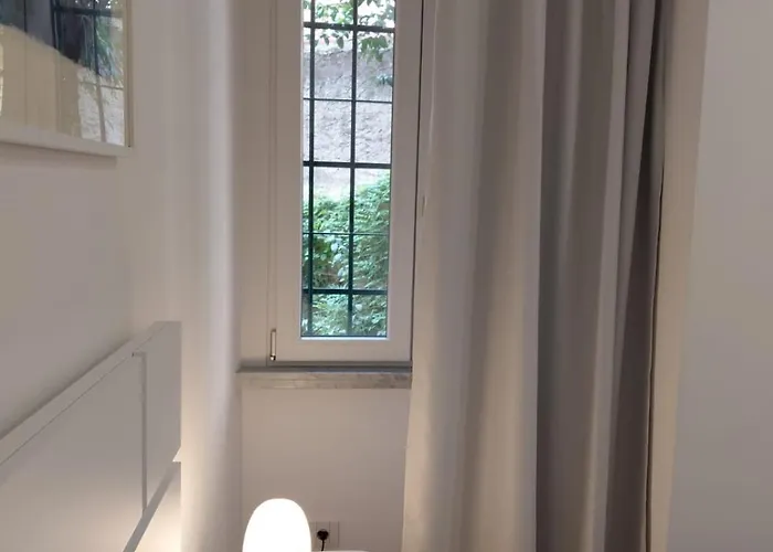 Noh Domus Metronia Apartment